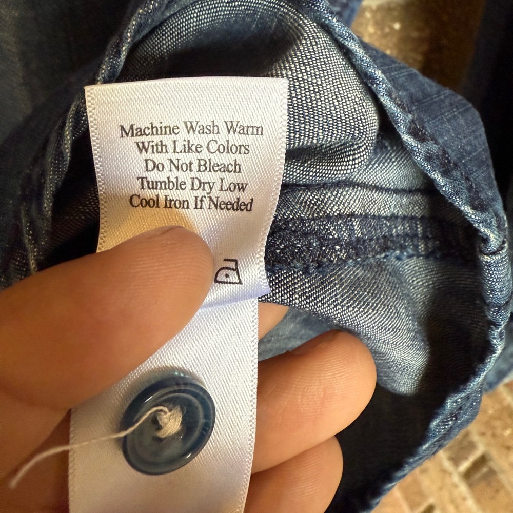 Coldwater Creek Women's Blue Denim Colored Button Down Shirt - Picture 5 of 5